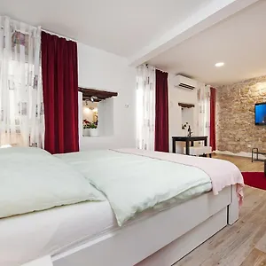 la-svalba-rooms-studios.in-istria.net/
